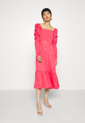 LISECRAS DRESS - Vapaa-ajan mekko - paradise pink