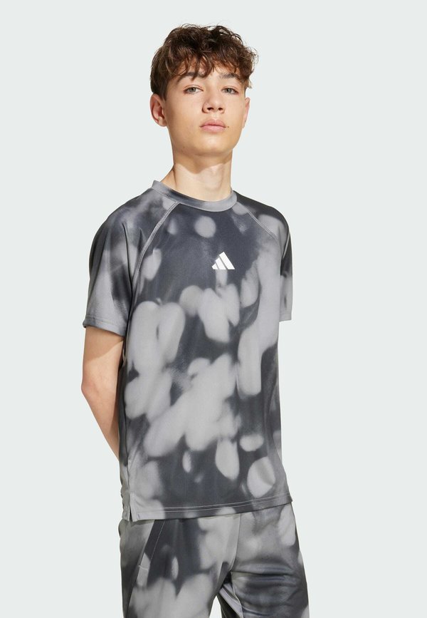 TRAINING ALLOVER GRAPHIC  - Print T-shirt