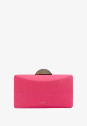 Suorakulmainen kirkkaan vaaleanpunainen kirjekuorilaukku hopeanvärisellä puolipyöreällä lukolla ja pienellä hopeisella "NALI"-merkillä edessä.