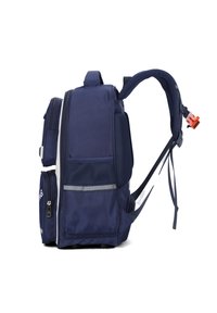 Zaino blu navy realizzato in tessuto resistente, dotato di più scomparti, spallacci imbottiti, pannelli in rete, dettagli riflettenti e una fibbia arancione.