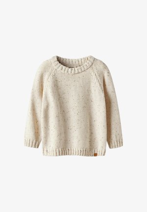 Cremefarvet strikket sweater med ribbet rund halsudskæring, trekvartærmer og et struktureret, spraglet mønster. Har et lille mærke.