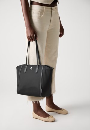 IKON TOTE - Cabas - black