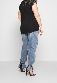 Anna Field Curvy Printtipaita - black