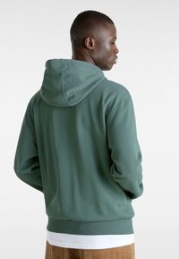 Vans ESSENTIAL - Felpa con zip - dark forest