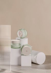 Thumbnail Image 7