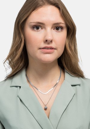 Necklace - silberfarben poliert