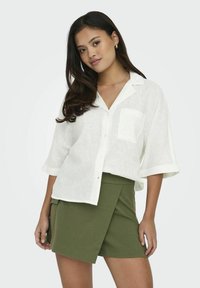 ONLY NORMAL GESCHNITTEN  VOLUMINÖSER ARM - Camicia - bright white