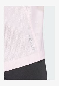 Unselected, clear pink