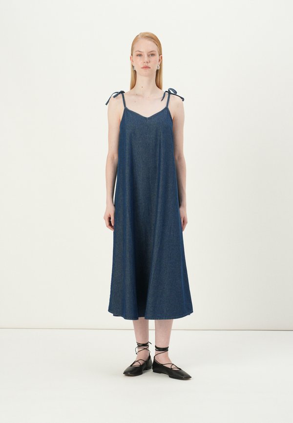 PCAGNETE MIDI SLIP DRESS - Jeanskleid