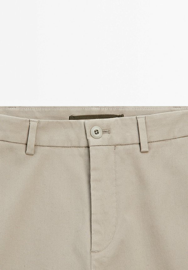 WITH STRUCTURE - Chinos - sand3