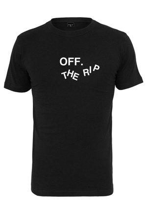 Sort t-shirt med korte ærmer med hvid tekst "OFF. THE RIP" arrangeret i et buet mønster over brystet.