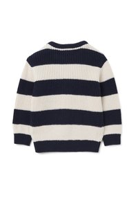 Suéter de punto con rayas horizontales en azul marino y crema. Cuello redondo, mangas largas y puños acanalados. Tela suave y texturizada.