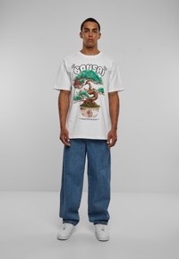Upscale by Mister Tee BONSAI HEAVY  - T-shirts med print - white