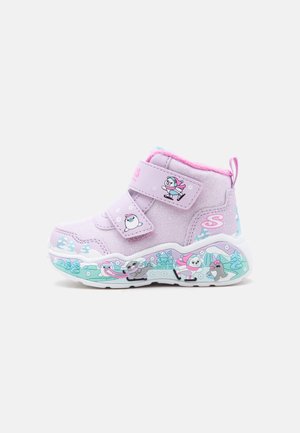 Skechers, PLAY SCENE - Класически боти до глезена - lavender/multi-coloured