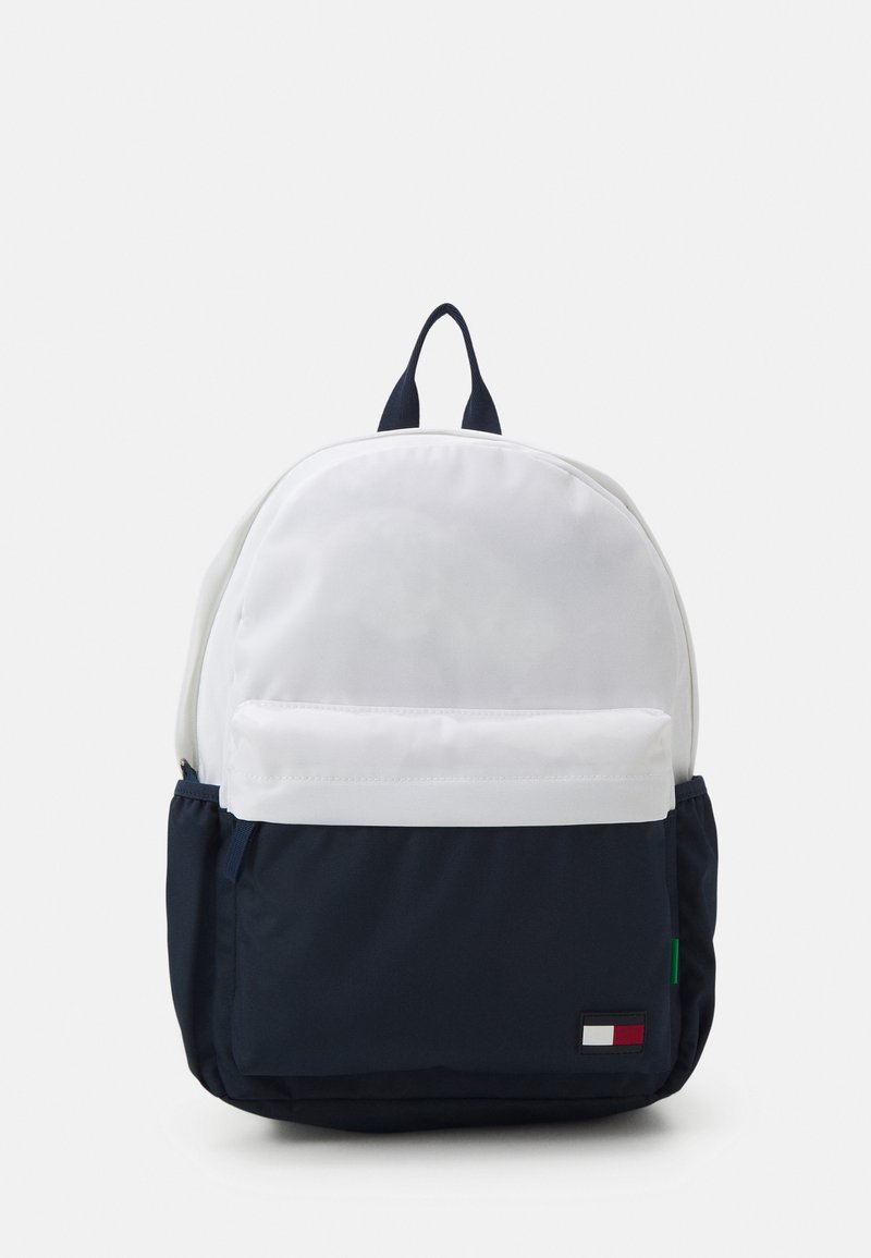 Tommy Hilfiger CORE BACKPACK UNISEX Rucksack white Zalando.de