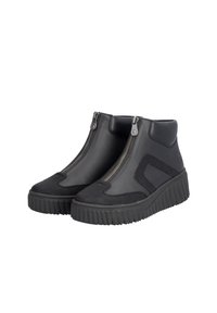 Bottines noires à cheville avec un dessus en cuir texturé, des panneaux élastiques et une fermeture éclair, dotées d'une semelle en caoutchouc épaisse et d'un détail de logo discret.