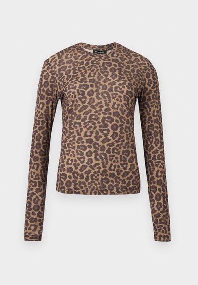 Langarmshirt met ronde hals en bruin-zwart luipaardprint, ontworpen voor een slanke pasvorm.