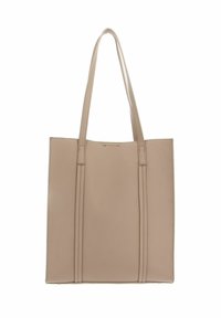 Sac fourre-tout en cuir beige avec une finition texturée, forme rectangulaire et deux longues anses ; présente des accents de couture verticale.