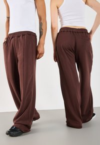 YOURTURN UNISEX - Træningsbukser - brown