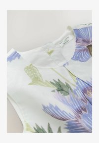 Ikke valgt, cream floral