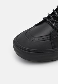 Vans SK8-HI MTE - Sapatilhas de cano alto - black