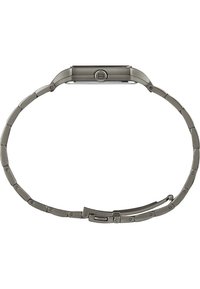Montre-bracelet en métal avec un boîtier rectangulaire, de couleur gris foncé, bracelet maillon et une couronne ronde proéminente. Finition lisse et design minimaliste.