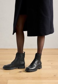 Platform-nilkkurit - black