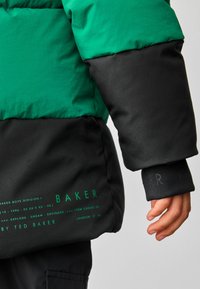 Baker by Ted Baker Žieminė striukė - green