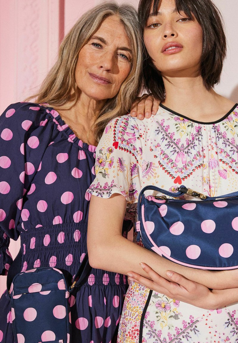 Cath Kidston ROUND MINI - REGULAR FIT - Keresztpántos táska - navy blue spot