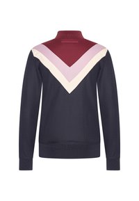 Mörkblå sweatshirt med hög krage, geometriskt chevron-mönster i vinröd, rosa och krämfärg över den övre ryggen, med ribbade ärmslut.