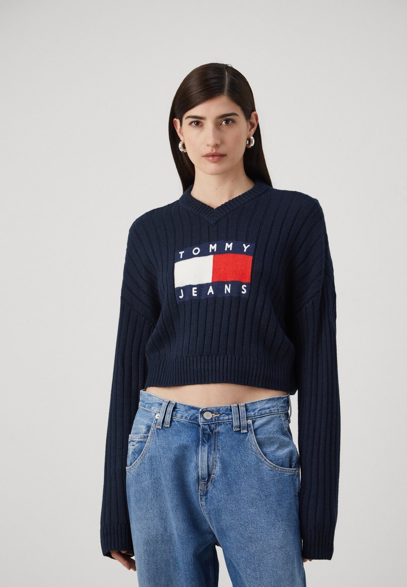 Tommy Jeans CENTER FLAG  - Džemperis - dark night navy