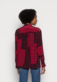 Tommy Hilfiger ICON PATCHWORK BLOUSE - Blusa com botões - red