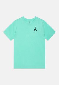 Tyrkysově zelené bavlněné tričko s krátkým rukávem, s černým vyšitým logem Jumpman na levé části hrudi. Kulatý výstřih.