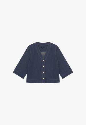 Veste courte en denim bleu foncé avec col en V, boutons dorés sur le devant, manches 3/4 et coutures visibles marron clair.