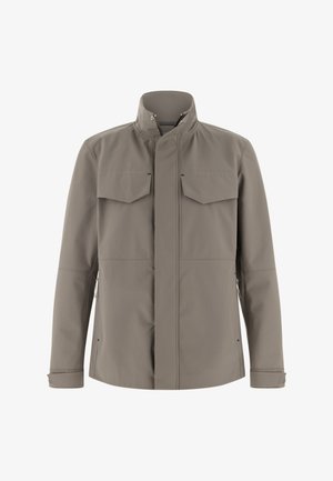 Giacca impermeabile grigio chiaro con collo alto, due tasche sul petto e tasche laterali con cerniera, con una finitura liscia e opaca.