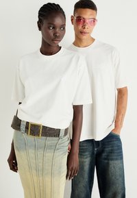 Levi's® Skateboarding SKATE GRAPHIC BOX TEE UNISEX - Basic T-shirt - white core egret