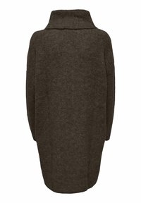 Longue robe-pull tricotée marron foncé avec col montant et manches longues, vue de dos sur fond blanc.