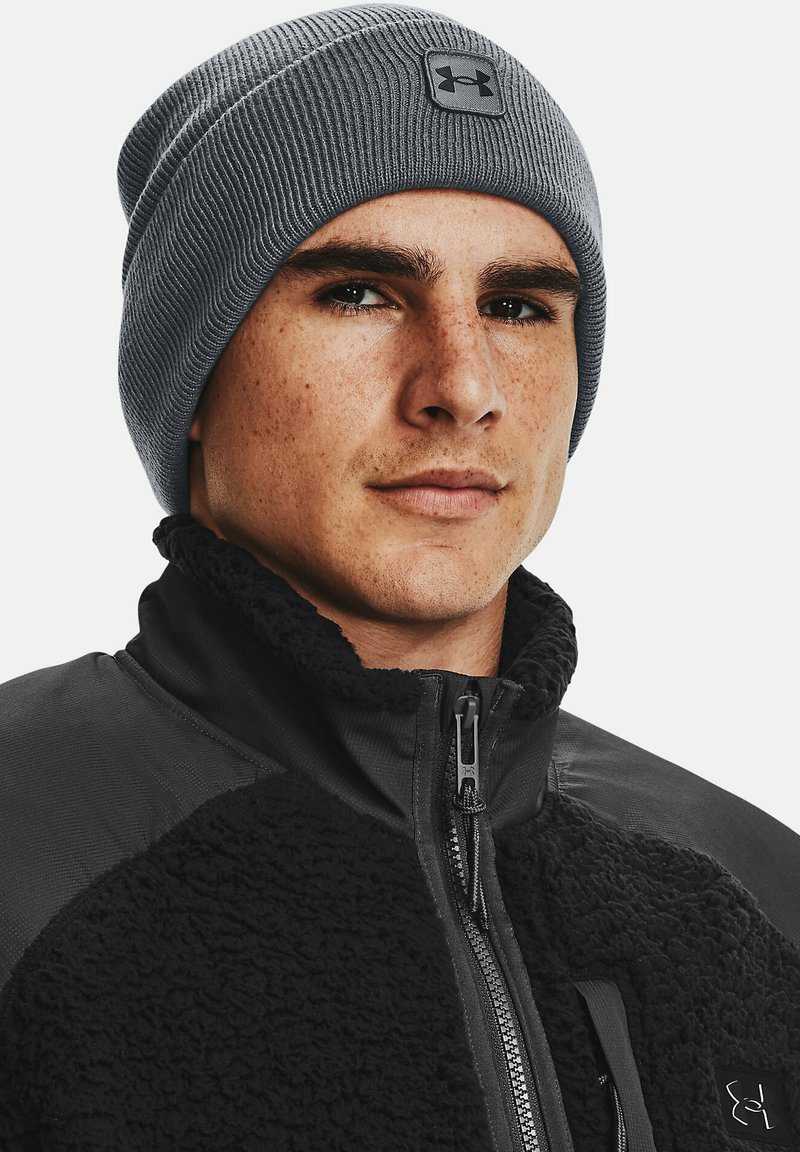 Under Armour HALFTIME CUFF Muts pitch gray/grijs Zalando.nl