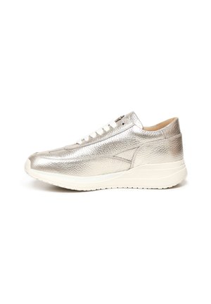 Sneakers laag - platino