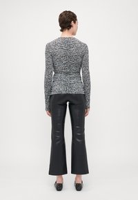 ONLY Tall ONLPELLA RUCHING - Pitkähihainen paita - black