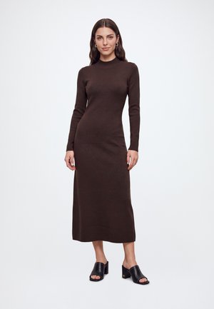 VILA, VISWAY HIGHNECK L/S MIDI KNIT DRESS/BFS - Robe pull - coffee bean
