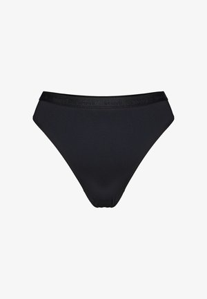 Czarne majtki bikini z wysokim stanem i elastyczną talią, z subtelnym wytłaczanym logo, przedstawione na białym tle.