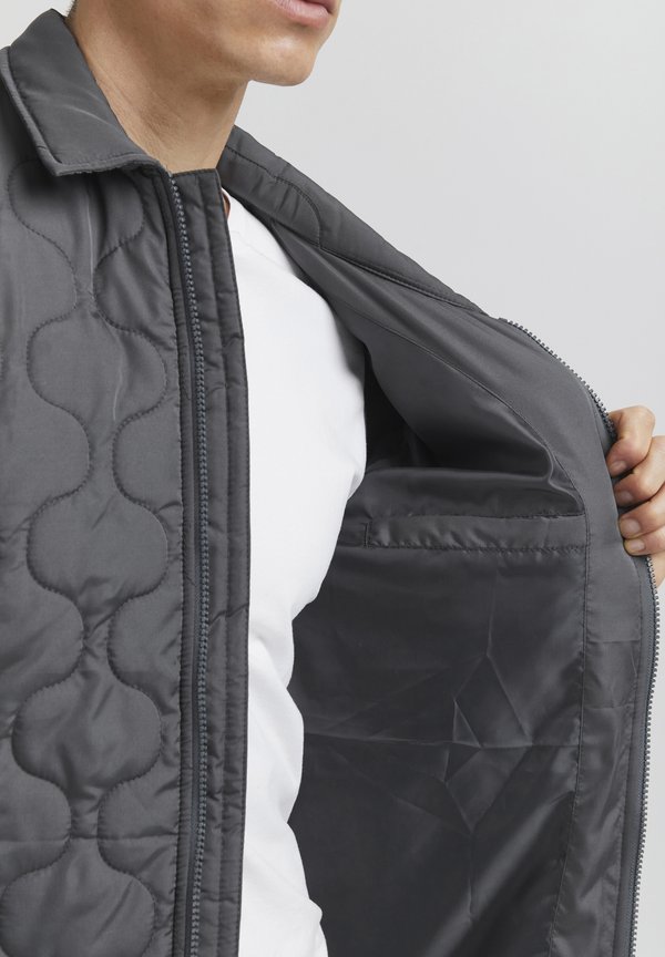 PRSTOPKA - Light jacket - iron gate4