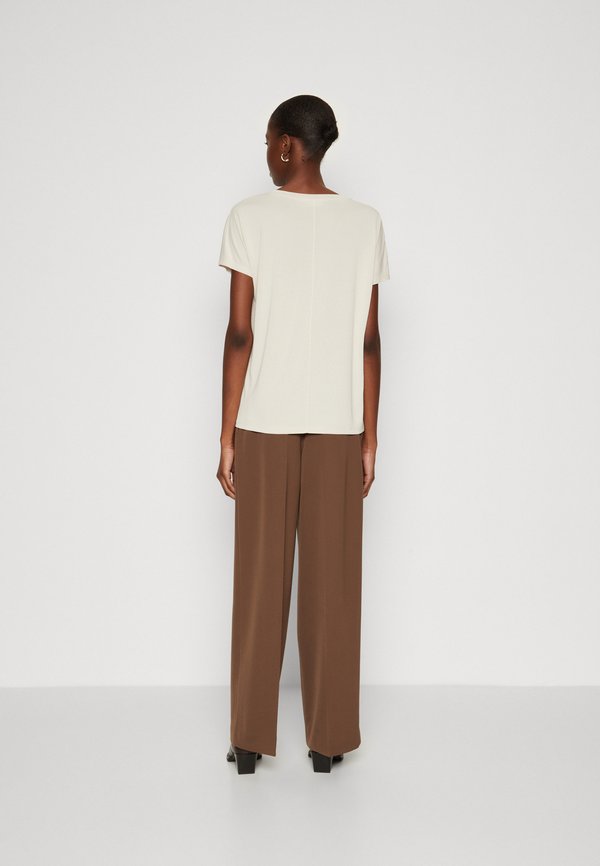 FENYA V NECK TEE - Basic T-shirt - oatmeal2