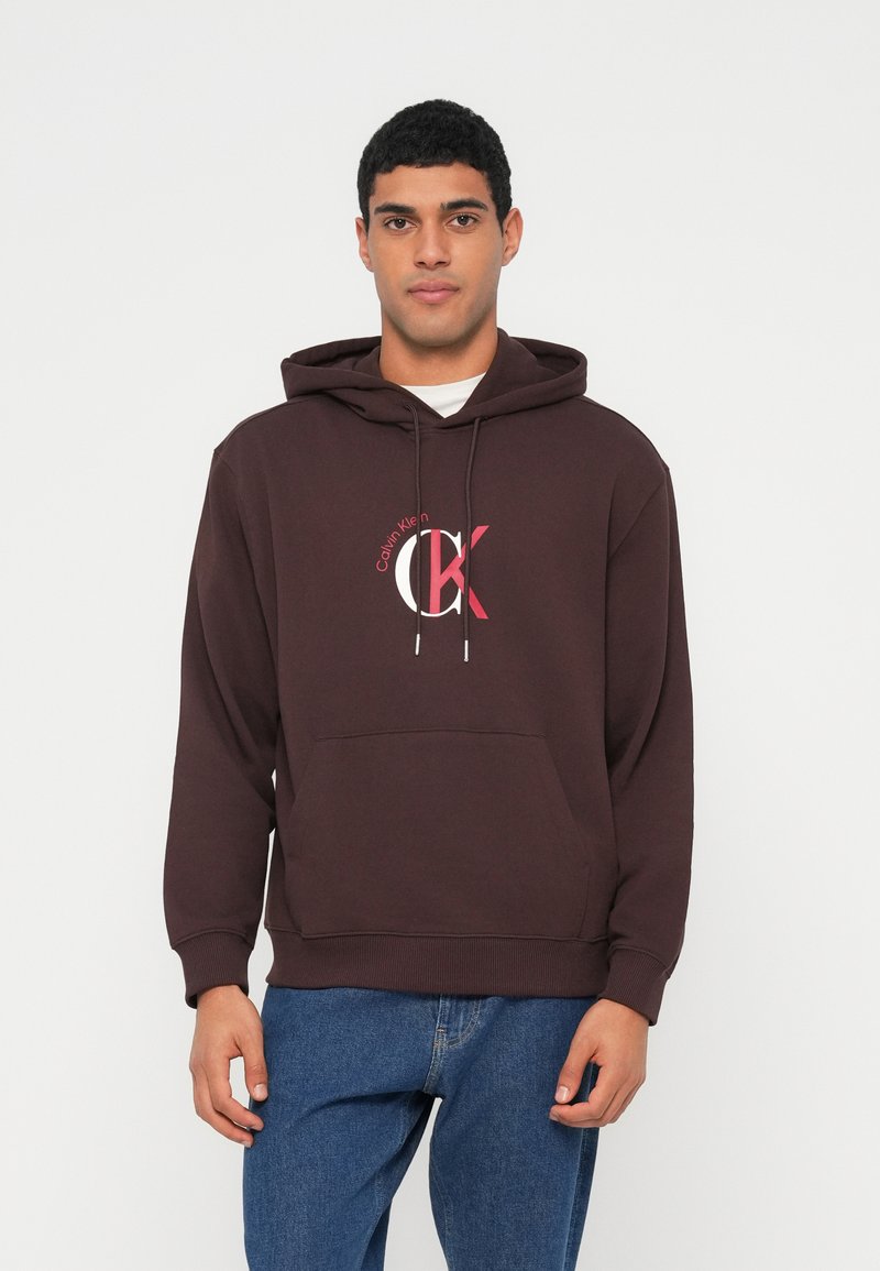 Calvin Klein Jeans GRAPHIC HOODIE - Φούτερ - rich brown