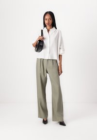 Samsøe Samsøe SATOVE TROUSERS - Tygbyxor - vetiver