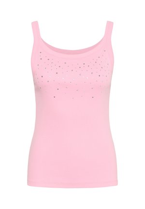 Débardeur rose sans manches en tissu côtelé avec encolure dégagée et petits clous argentés dispersés sur la partie supérieure de la poitrine.