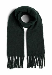 Sciarpa verde scuro realizzata in morbido materiale testurizzato, con estremità frangiate e un design a cerchio per avvolgere intorno al collo.