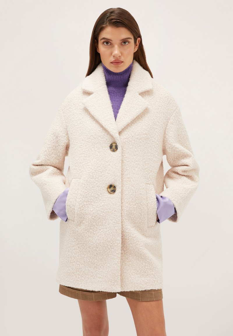 Motivi MONOPETTO - Cappotto corto - bianco
