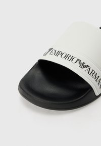 EA7 Emporio Armani WATER SPORTS UNISEX - Baseino šlepetės - black/white